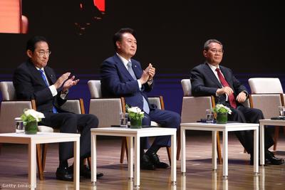 Újra egy asztalhoz ültek Japán, Kína és Dél-Korea vezetői Szöulban