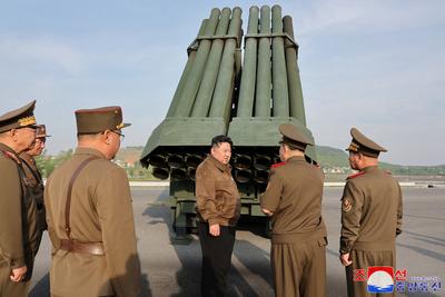 Kim Dzsongun irányításával Észak-Korea hadereje új tüzérségi képességeket fejleszt