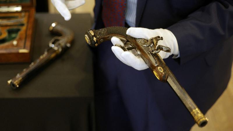 Napóleon díszes pisztolyai rekordösszegért kelt el egy árverésen