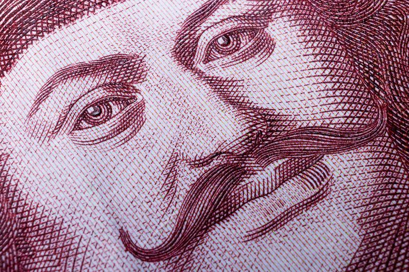 A forint gyengülése a hétvégére: az euró és dollár is erősödött