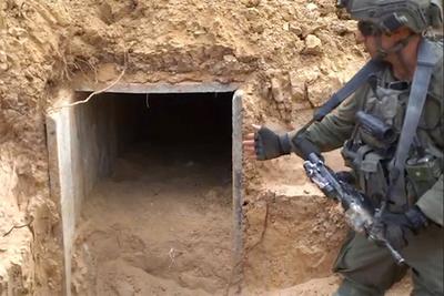 Izraeli túszok holttesteire bukkantak egy gázai alagútban