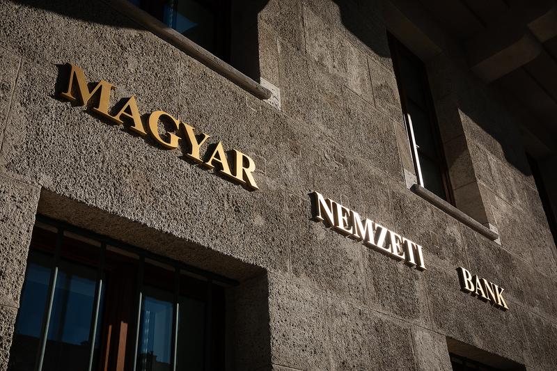 A piacok ma a Magyar Nemzeti Bank kamatdöntésére figyelnek