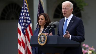 Joe Biden harcol a 2024-es újraválasztásért, Kamala Harris erősödik a fogadóirodáknál
