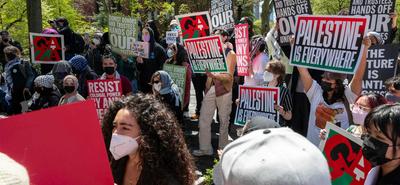 Rohamrendőrök léptek fel palesztinpárti tüntetők ellen amerikai egyetemeken