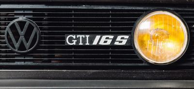 Egy ritka 80-as évekbeli Oettinger Golf GTI új gazdát keres