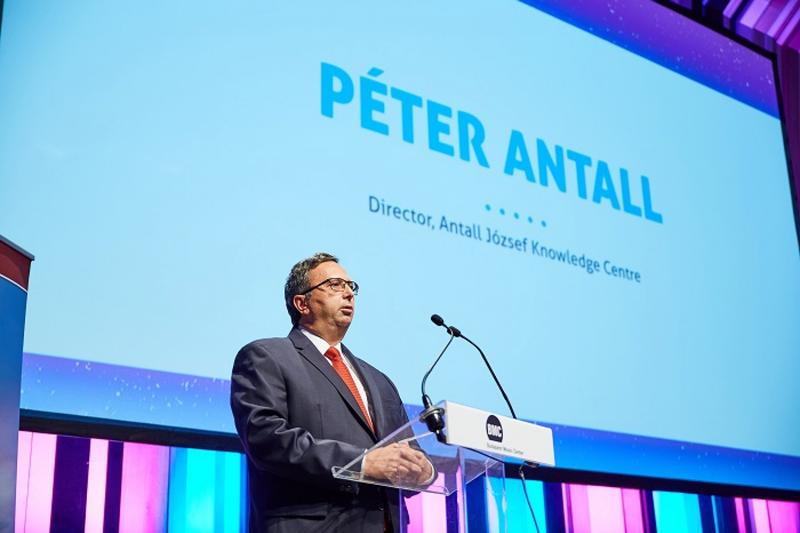 Antall Péter szerint új generáció készül megváltoztatni a magyar politikát