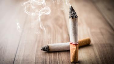 Nagy-Britannia úttörő lépést tesz a dohányzás fokozatos betiltásáért