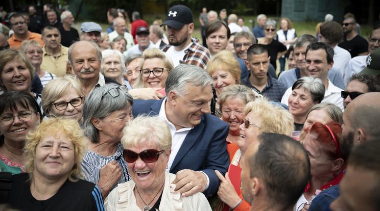 Orbán Viktor XVI. kerületi kampánylátogatása és a politikai csatározások