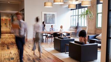 Az irodai munka jövője: kevesebb tér, több rugalmasság és móka