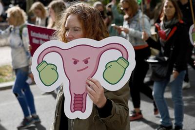 Német szakbizottság javasolja az abortusz első trimeszterbeli legalizálását