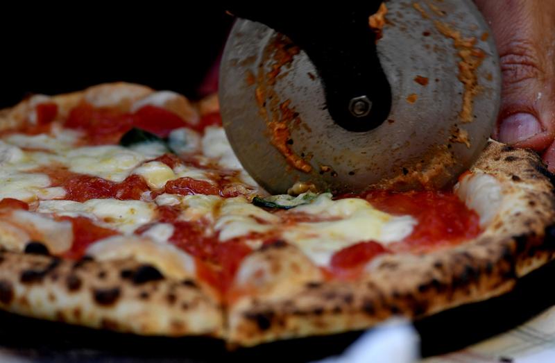 Híres nápolyi pizzéria tulajdonosát letartóztatták maffiakapcsolatok miatt