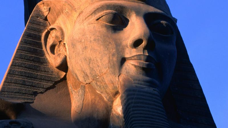 II. Ramszesz fáraó elveszettnek hitt szarkofágjának töredékét találták meg
