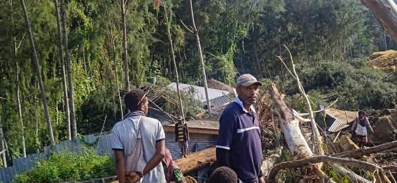 Tragikus földcsuszamlás Pápua Új-Guineában: százak halhatnak meg