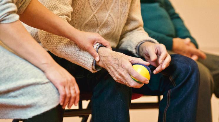 A pénzügyi szokások változása jelzi az Alzheimer-kór korai stádiumát