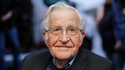 Noam Chomsky-t súlyos állapotban ápolják Brazíliában
