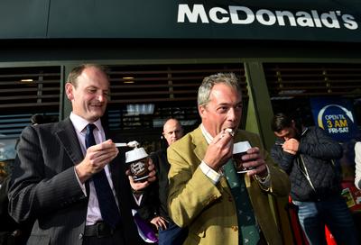 Trump Farage-t csábítja csapatába, miközben az antibiotikum-rezisztencia fenyeget Angliában