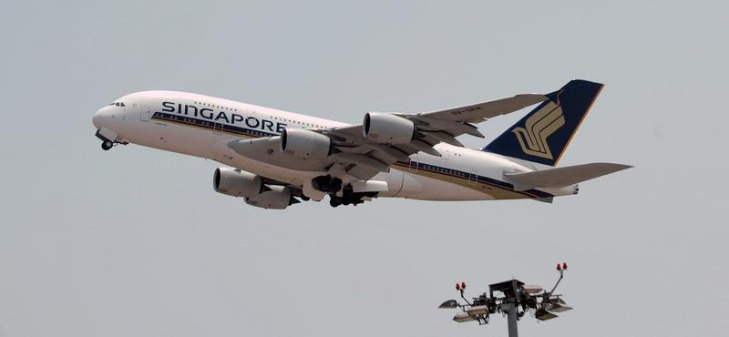 Tragédia a levegőben: halálos áldozat egy London-Szingapúr járaton