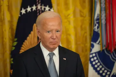 Joe Biden visszalép az elnökválasztási versenyből