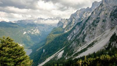 Magyar túrázó vesztette életét egy villámcsapás után az osztrák Alpokban