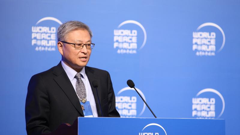 Kínai professzor Budapesten: a jövőnk nem előrelépés, hanem visszalépés