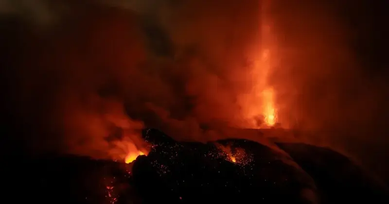 Az Etna és a Stromboli kitörései: Véletlen egybeesés vagy van összefüggés?