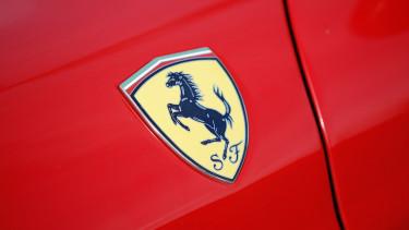 A Ferrari első elektromos autója: exkluzív újdonság magas áron