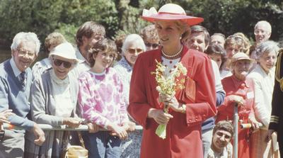 Diana hercegné elegáns ruhái és személyes tárgyai az aukciós piacon