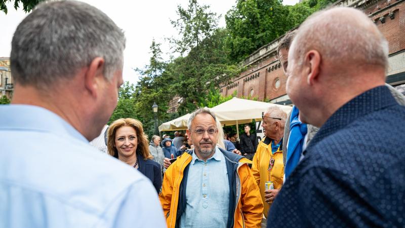 Bús Balázs és a szerkesztői válasz: Vita az Óbudai Újságban