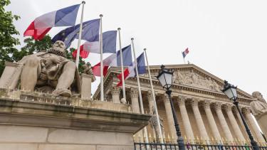 Francia befektetők riadalmat éreznek Macron és Le Pen lépései után
