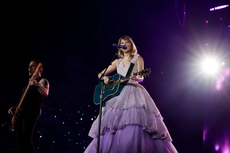 Taylor Swift új albuma: személyes dallamok vagy üzenetek rejtőzködnek a sorok között?