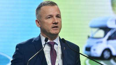 Hangfelvétel buktatja le Gyula polgármesterét politikai nyomásgyakorlás miatt