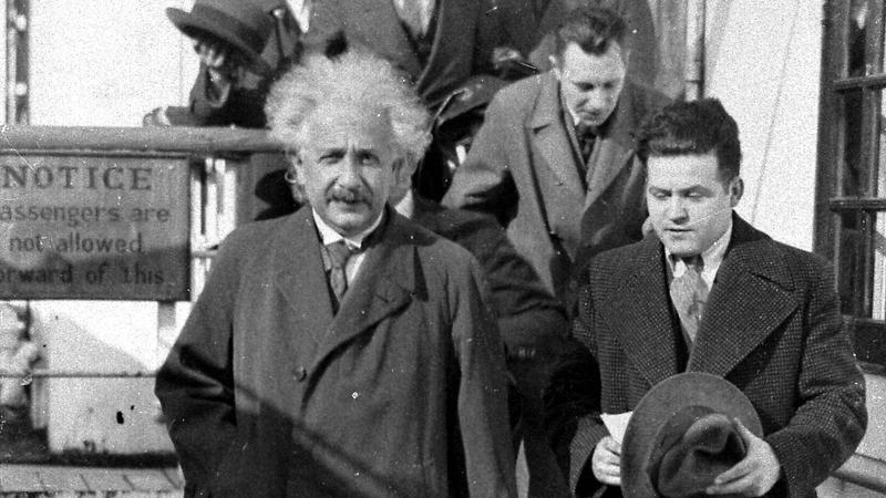 Albert Einstein bozontos frizurájának meglepő eredete