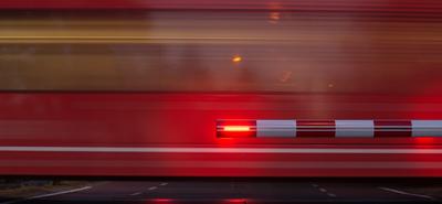 Ember halt meg vonatgázolásban Tótkomlóson, pótlóbuszok közlekednek