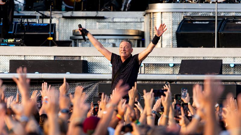 Bruce Springsteen kényszerű szünetet tart, több koncertje elmarad Európában