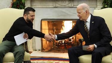 Joe Biden Hollywoodban kampányol, kihagyja a svájci békekonferenciát