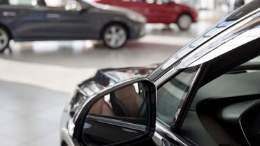 Új biztonsági előírások jönnek az autóiparban 2024 júliusától