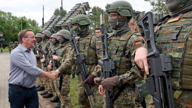 Németország a Bundeswehr létszámát növeli a NATO elvárásainak megfelelően