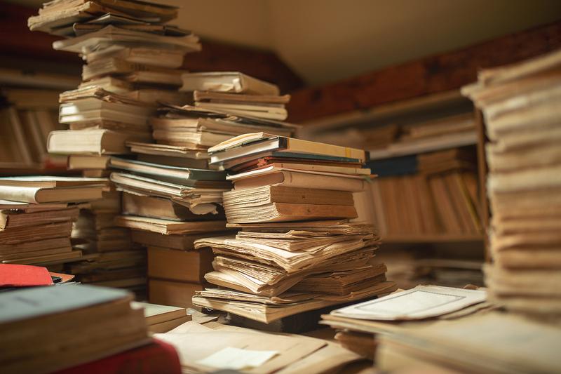 Egy évszázad után tért vissza a könyvtári könyv – 5 millió forintos késedelmi díjjal