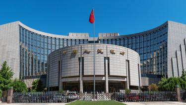 Kína tartja történelmi mélyponton a kamatszinteket és új irányelveket ad