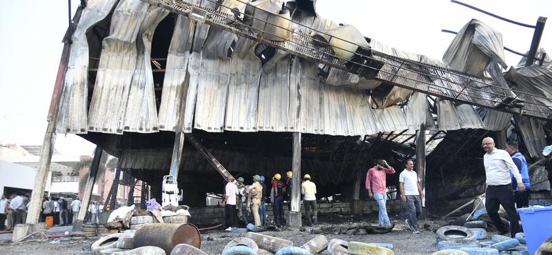 Tragédia Indiában: Tűzvész pusztított egy rajkoti játékteremben