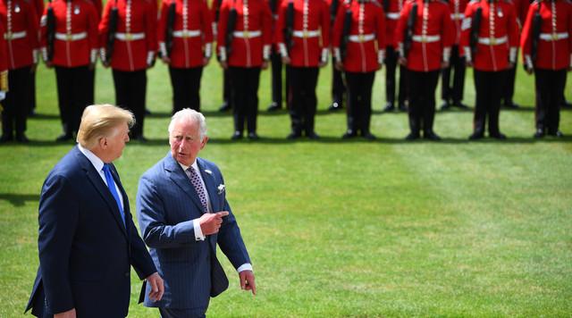 III. Károly brit király levélben fejezte ki részvétét Donald Trumpnak
