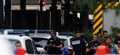 Halálos terasz-baleset Párizsban: autó hajtott a kávézó vendégei közé