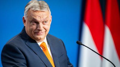 Budai gyerekkar énekel a CPAC Hungary gálán Orbán Viktor előtt