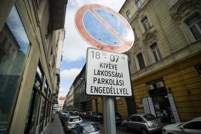 Külső-Józsefvárosban új parkolási rendszer indul júliusban