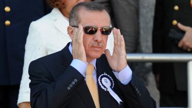 Törökország felfüggeszti kereskedelmi kapcsolatait Izraellel