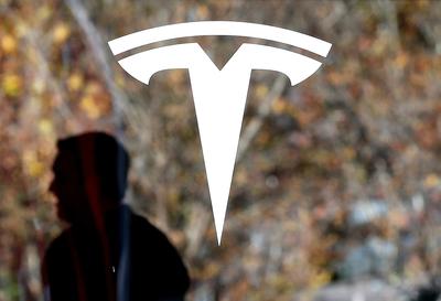 Elon Musk ígéretei felrázzák a Tesla részvényeit