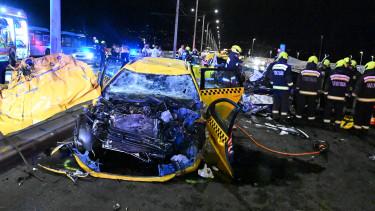 Tragikus baleset az Árpád hídon: három halálos áldozat és több sérült