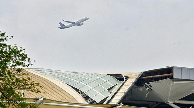 Tetőomlás az Új-Delhi repülőtéren: egy halott és több sérült
