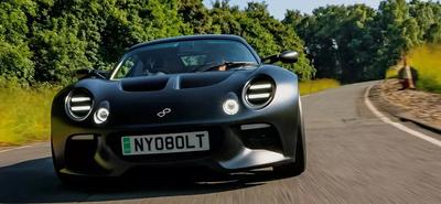 Új elektromos sportkocsi: rekordidő alatt töltődik fel
