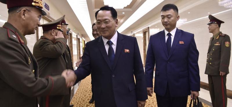 Észak-Korea katonai delegációt küldött Oroszországba